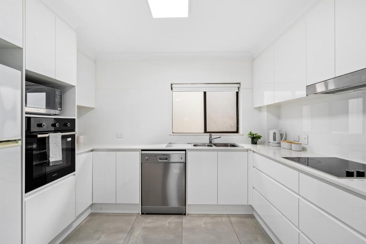 Coco Bella Retreat In Central Surfers - Sleeps 6-8 ゴールドコースト エクステリア 写真